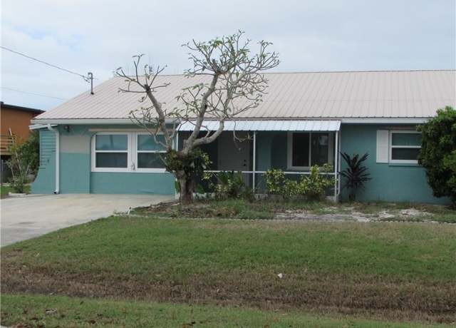 Property at 2763 Sanderling Ct, St. James City, FL 33956, 3 beds, 2 baths