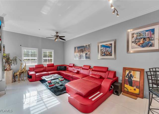 Property at 2080 W 1st St #109, Fort Myers, FL 33901, 2 beds, 2.5 baths