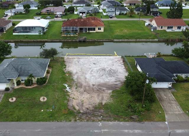 Property at 407 SE 16th St, Cape Coral, FL 33990