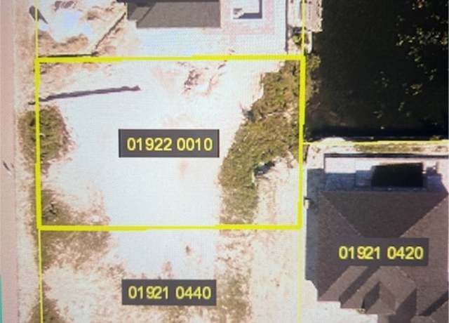 Property at 1223 SW 7th Ct, Cape Coral, FL 33991