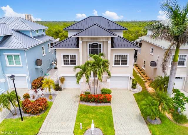 Property at 12220 Siesta Dr, Fort Myers Beach, FL 33931, 3 beds, 3.5 baths
