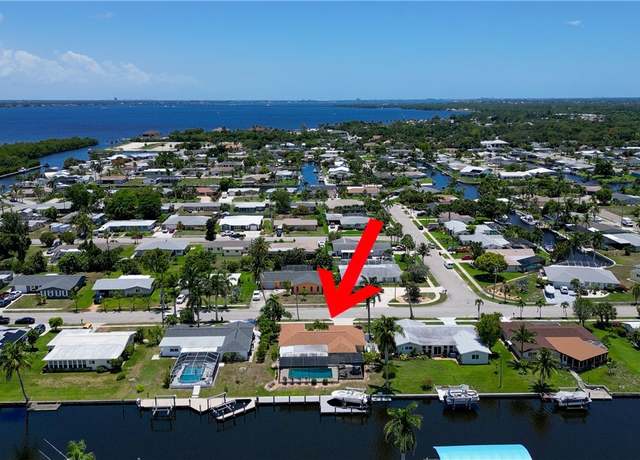 Property at 1720 Lakeview Blvd, North Fort Myers, FL 33903, 3 beds, 2 baths