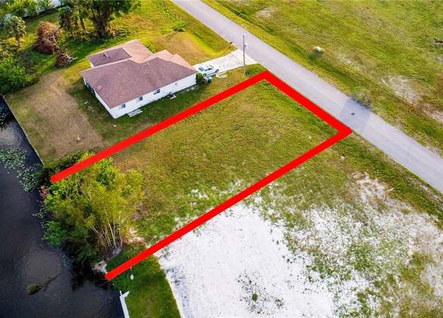 Property at 1605 SW 15th Pl, Cape Coral, FL 33991