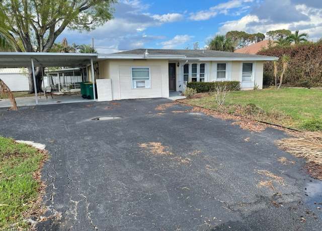 Property at 517 100th Ave N, Naples, FL 34108, 6 beds, 6 baths