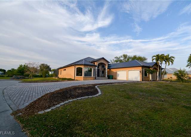 Property at 3101 Rustic Ln, North Fort Myers, FL 33917, 4 beds, 4.5 baths
