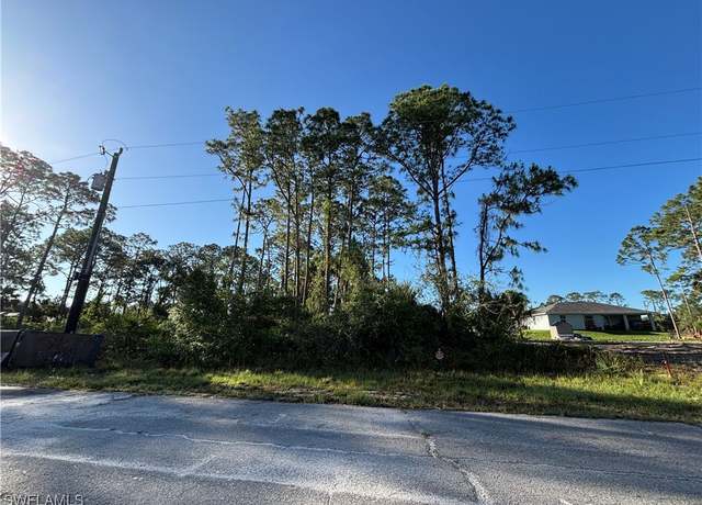 Property at 411 Thames Ave, Labelle, FL 33935