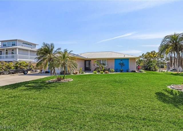 Property at 2673 8th Ave, St. James City, FL 33956, 2 beds, 2 baths