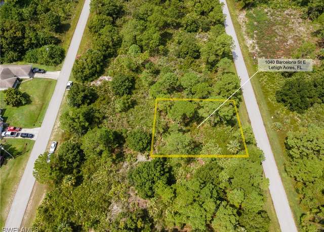 Property at 1040 Barcelona St E, Lehigh Acres, FL 33974