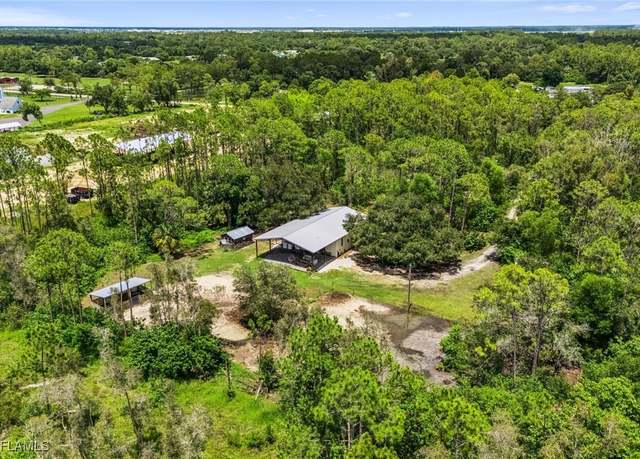 Property at 19591 Honey Bear Ln, North Fort Myers, FL 33917