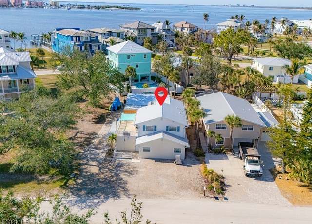Property at 841/843 South St, Fort Myers Beach, FL 33931, 5 beds, 4 baths