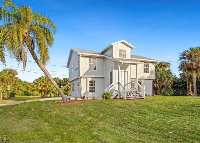 Property at 260 13th St SW, Naples, FL 34117, 5 beds, 3 baths
