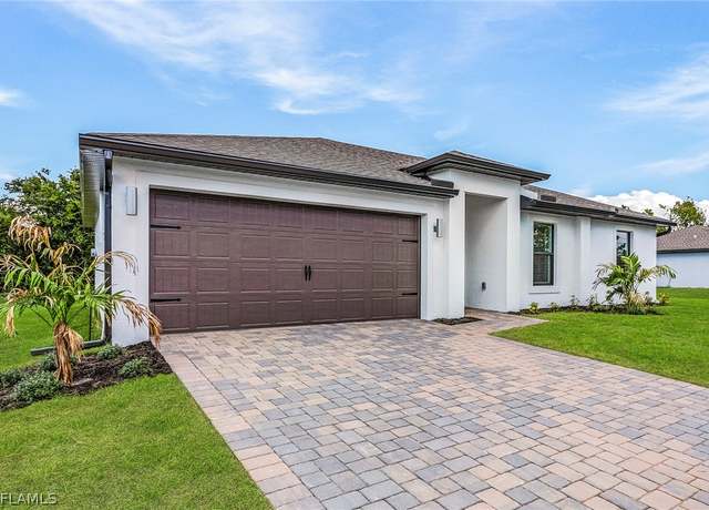 Property at 836 Gen D Macarthur Ave, Labelle, FL 33935, 3 beds, 2 baths