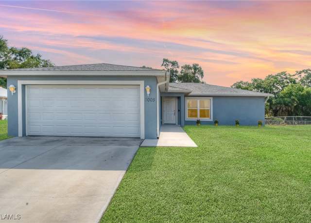 Property at 3005 Birwood Cir, Labelle, FL 33935, 3 beds, 2 baths