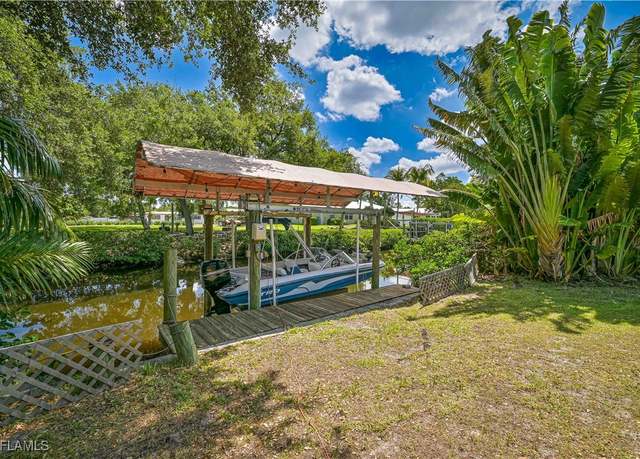 Property at 231 Kingston Dr, Fort Myers, FL 33905, 3 beds, 2 baths