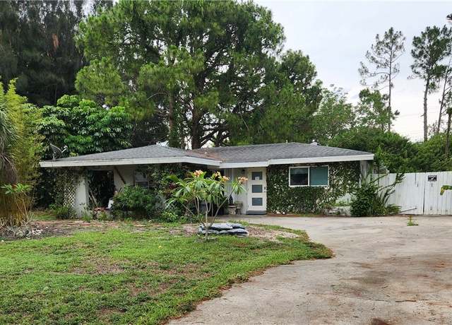 Property at 2206 Wyandotte Ave, Alva, FL 33920, 3 beds, 2 baths