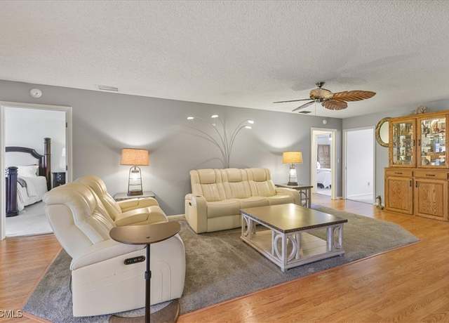 Property at 1230 Arcola Dr, Fort Myers, FL 33919, 2 beds, 2.5 baths