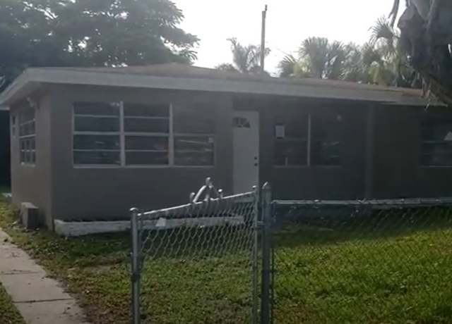 Property at 1613 Pawnee St, Fort Myers, FL 33916, 2 beds, 1 bath
