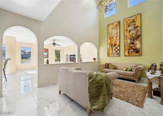 Property at 10125 N Golden Elm Dr, Estero, FL 33928, 5 beds, 4 baths