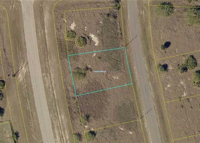 Property at 9003 W Crow Cir, Labelle, FL 33935