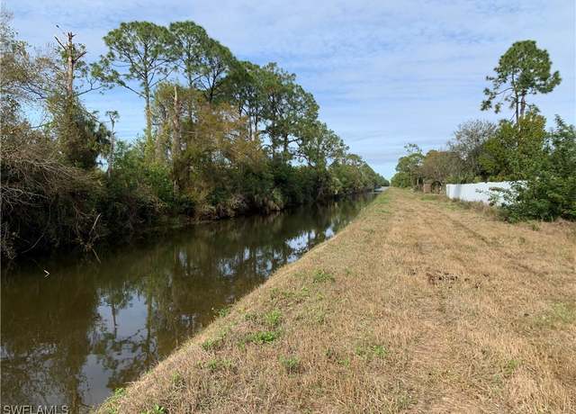 Property at 4947 28th St SW, Lehigh Acres, FL 33973