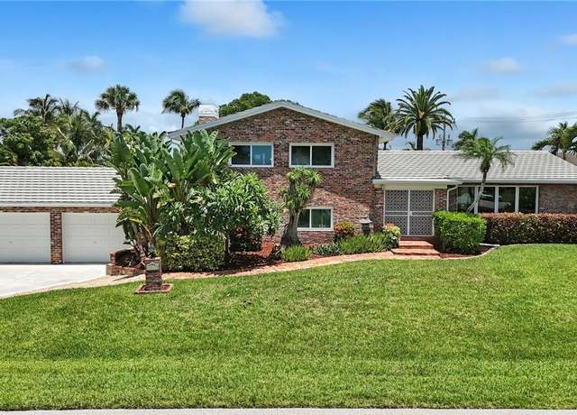 Property at 5219 SW 2nd Pl, Cape Coral, FL 33914, 3 beds, 3 baths