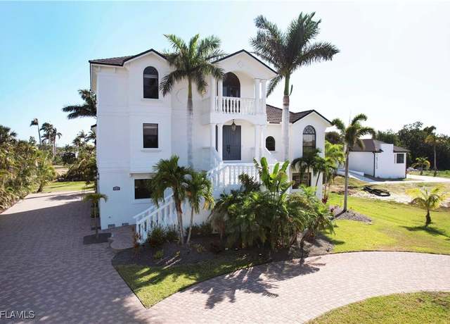 Property at 16770 Jacaranda Dr, Fort Myers, FL 33908, 4 beds, 3.5 baths