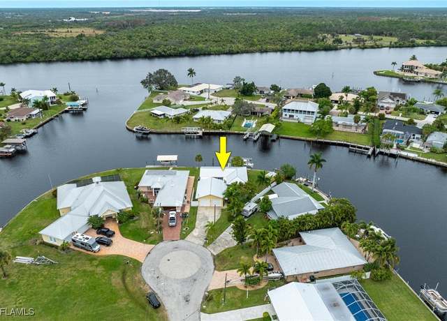 Property at 2008 Aruba Ave, Fort Myers, FL 33905, 3 beds, 2 baths