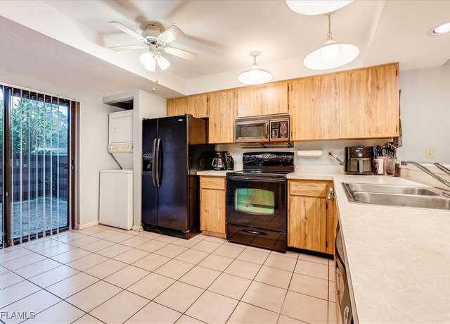 Property at 137 Pinebrook Dr, Fort Myers, FL 33907, 2 beds, 2 baths