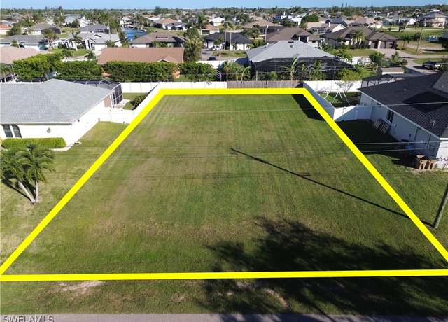 Property at 925 SW 6th Ct, Cape Coral, FL 33991
