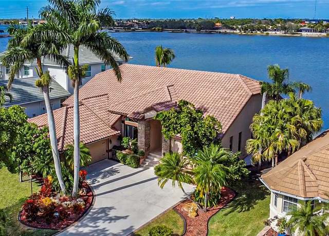 Property at 5160 Harborage Dr, Fort Myers, FL 33908, 3 beds, 2 baths