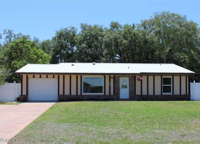 Property at 4049 Rainbow Cir, Labelle, FL 33935, 2 beds, 2 baths