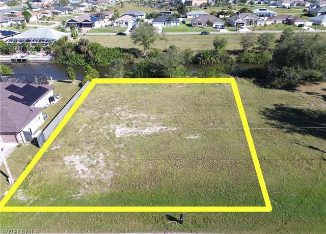 Property at 211 SW 14th Ave, Cape Coral, FL 33991