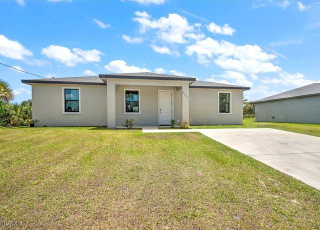 Property at 5007 W Hummingbird Dr, Labelle, FL 33935, 4 beds, 2 baths
