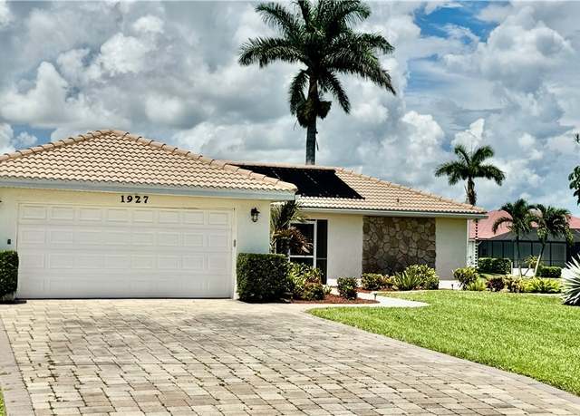 Property at 1927 SE 10th St, Cape Coral, FL 33990, 2 beds, 2 baths