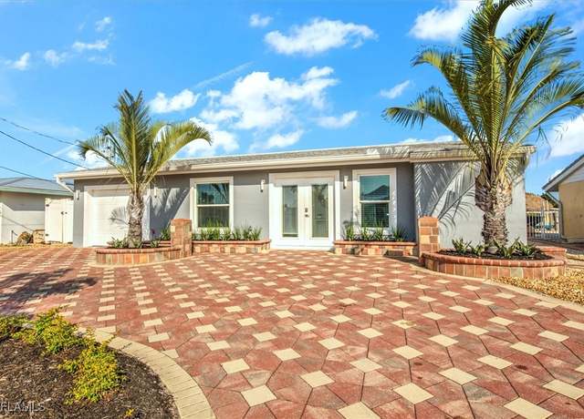 Property at 127 Albatross St, Fort Myers Beach, FL 33931, 3 beds, 3 baths