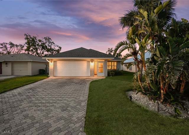 Property at 559 107th Ave N, Naples, FL 34108, 3 beds, 2 baths