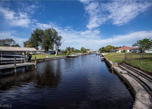 Property at 909 Versailles Dr, Cape Coral, FL 33904, 3 beds, 2 baths