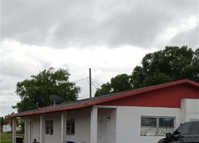 Property at 428 Avenue F NW, Moore Haven, FL 33471, 4 beds, 2 baths