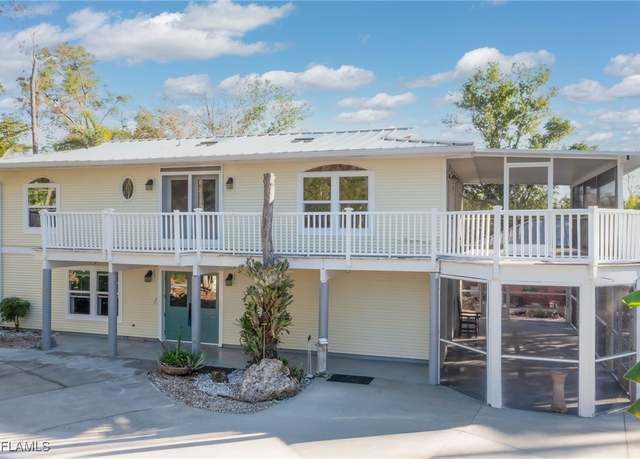 Property at 15560 S Pebble Ln, Fort Myers, FL 33912, 2 beds, 3.5 baths