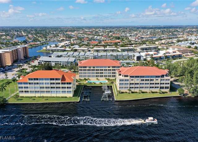 Property at 4235 SE 20th Pl Unit A405, Cape Coral, FL 33904, 3 beds, 3.5 baths