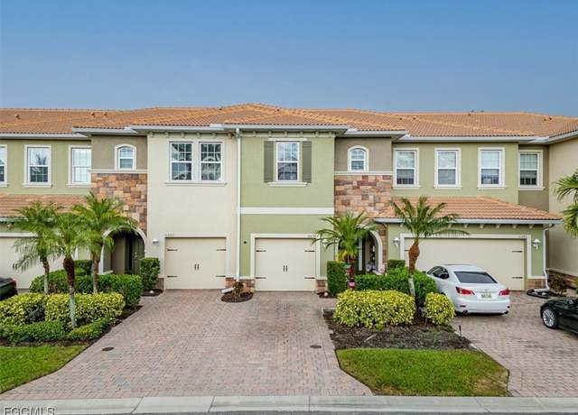 Property at 10894 Alvara Way, Bonita Springs, FL 34135, 2 beds, 2.5 baths