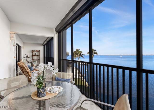 Property at 1910 Virginia Ave #403, Fort Myers, FL 33901, 3 beds, 2 baths