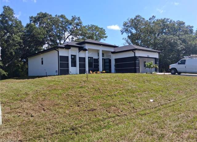 Property at 2905 E 18th St, Lehigh Acres, FL 33972, 4 beds, 2 baths