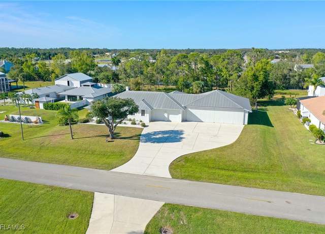 Property at 18711 Crosswind Ave, North Fort Myers, FL 33917, 4 beds, 4 baths
