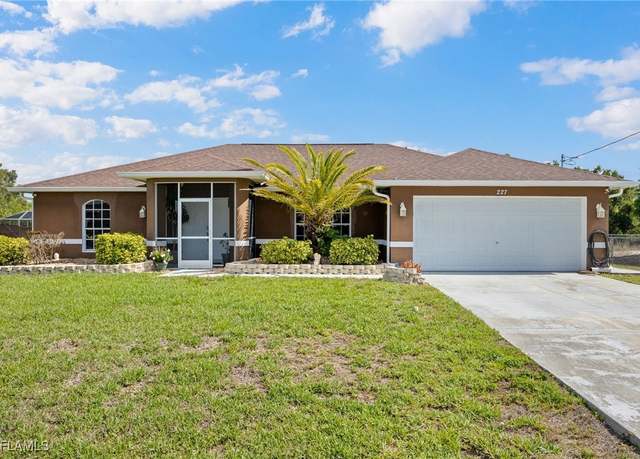 Property at 227 Manasota St, Fort Myers, FL 33913, 3 beds, 2 baths