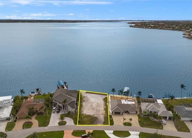Property at 2290 SE 28th St, Cape Coral, FL 33904