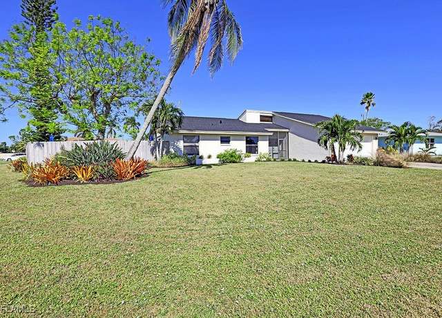 Property at 3430 SE 2nd Pl, Cape Coral, FL 33904, 3 beds, 2 baths