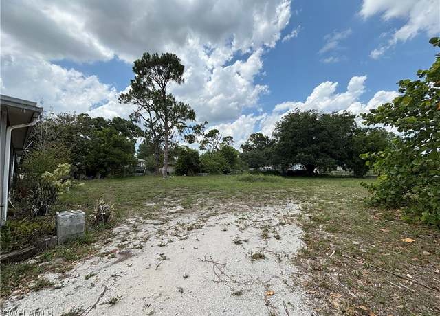 Property at 8126 Everhart Dr, North Fort Myers, FL 33917
