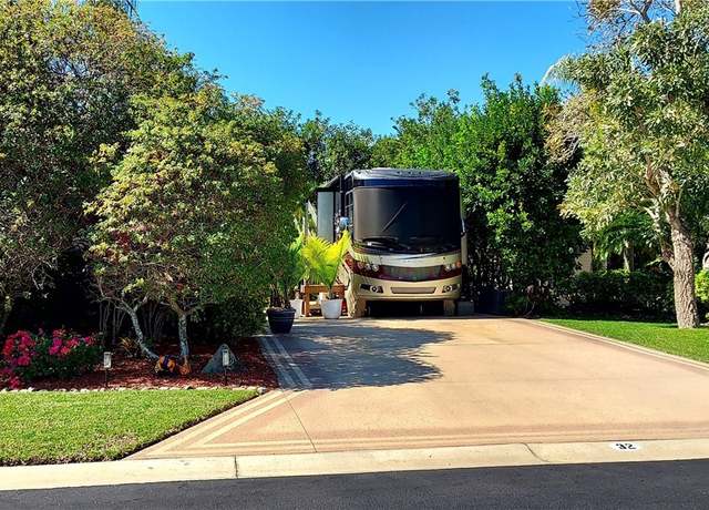 Property at 3001 W Riverbend Resort Blvd, Labelle, FL 33935
