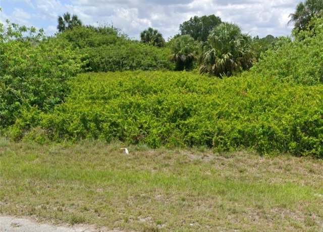 Property at 8076 Sunrise Cir, Labelle, FL 33935